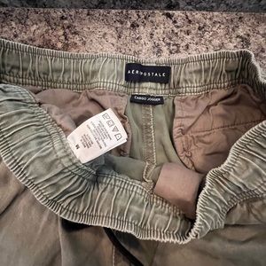 Aeropostale cargo jogger, pale olive, medium, excellent condition